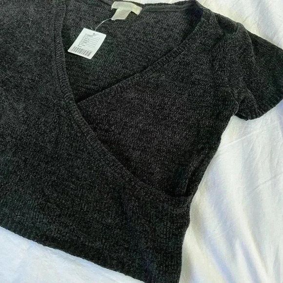 Urban Outfitters Womens Wrap Sweater Small Black Chenille Crop Top - Picture 3 of 5
